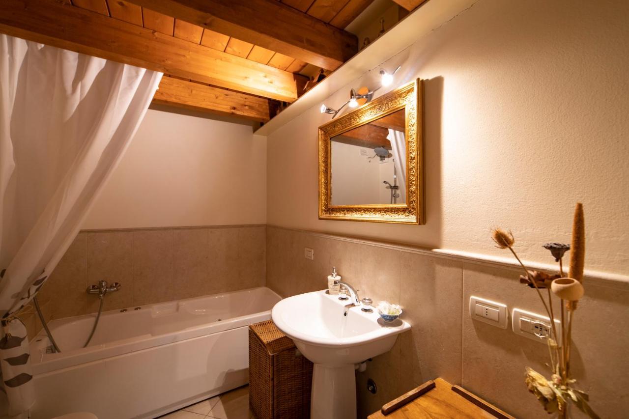Romantic Lake View House スルツァーノ エクステリア 写真